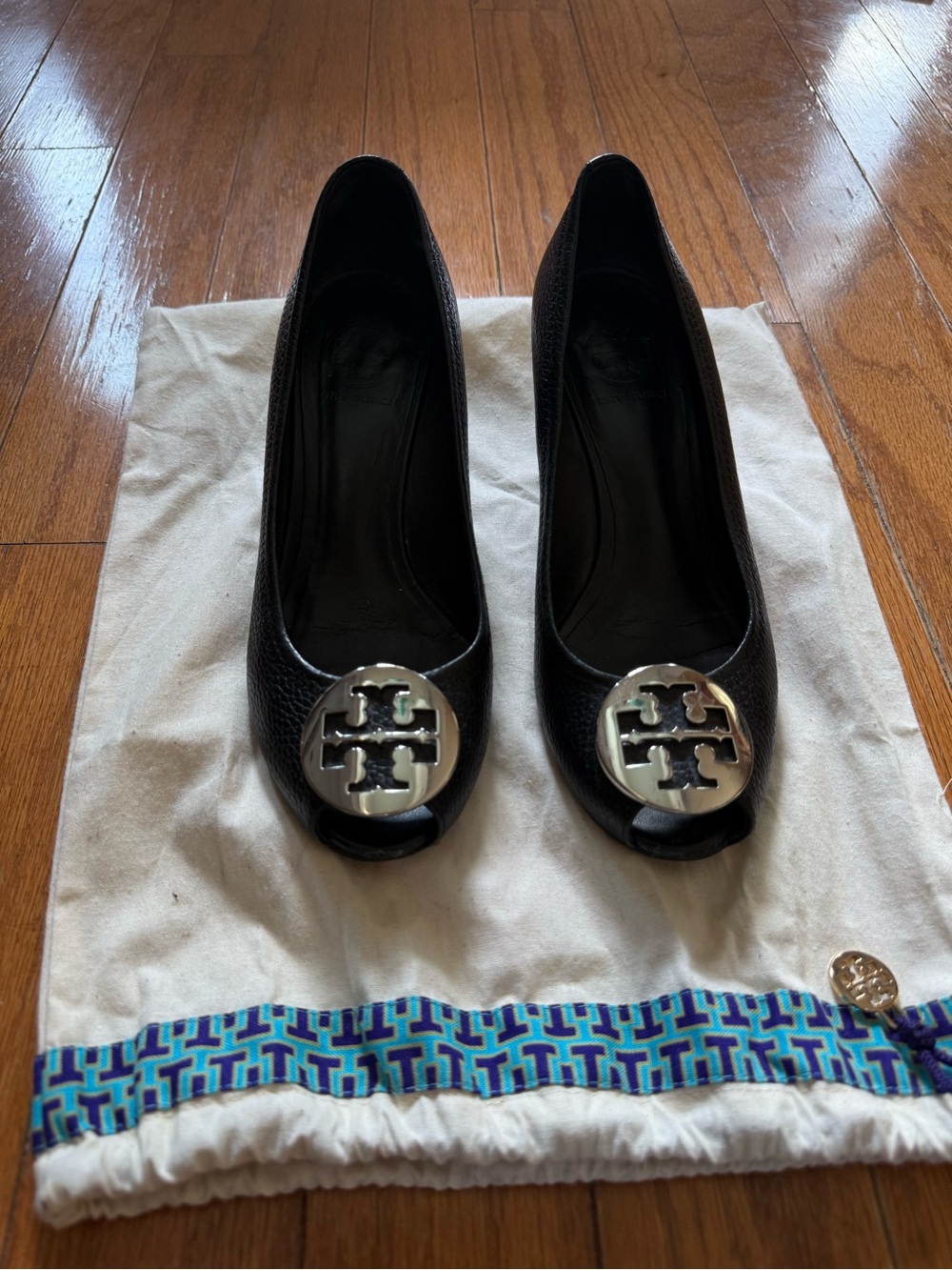 Tory Burch Black round toes leather pumps/ wedges